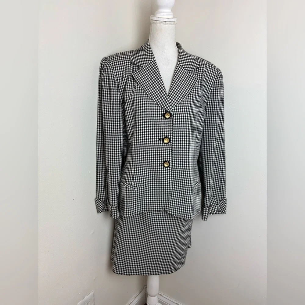 Christian Dior Vintage 1980’s Houndstooth Skirt Suit Size 16